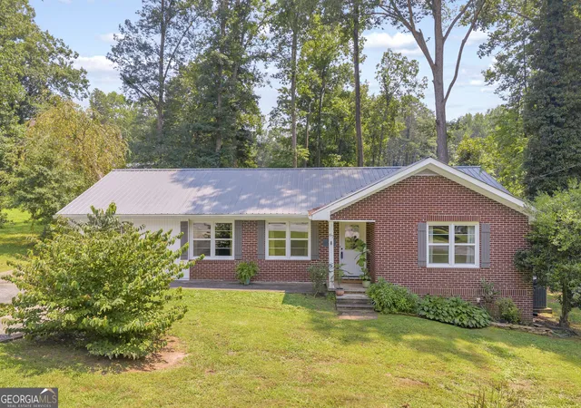 1st image of 87 Furman St, Toccoa, GA 30577 | MLS# 10817357