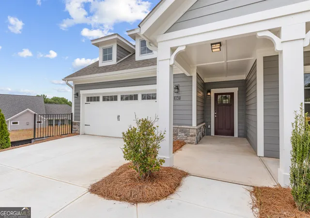 Photo 2 of Single family home for sale at 3347 Fishpond Cir, Dacula, GA 30019 | MLS# 10784309 | Listing updated on 2026-09-09