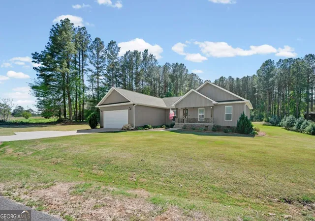 Homes for sale in Chatsworth, GA | 611 Bell Loop, Chatsworth, GA 30705 | MLS# 10731825