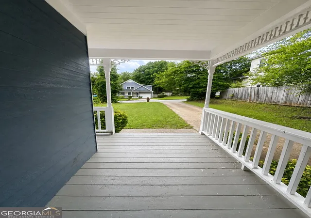Photo 2 of Single family home for sale at 985 Oak St Sw, Atlanta, GA 30310 | MLS# 10826655 | Listing updated on 2026-08-29
