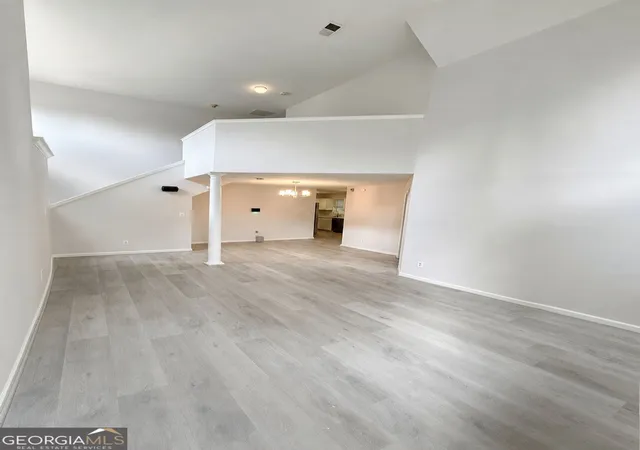 Photo 3 of Single family home for sale at 985 Oak St Sw, Atlanta, GA 30310 | MLS# 10826655 | Listing updated on 2026-08-29