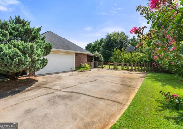 Photo 4 of Single family home for sale at 110 Orchard Crest Ln, Bonaire, GA 31005 | MLS# 10826576 | Listing updated on 2026-09-18