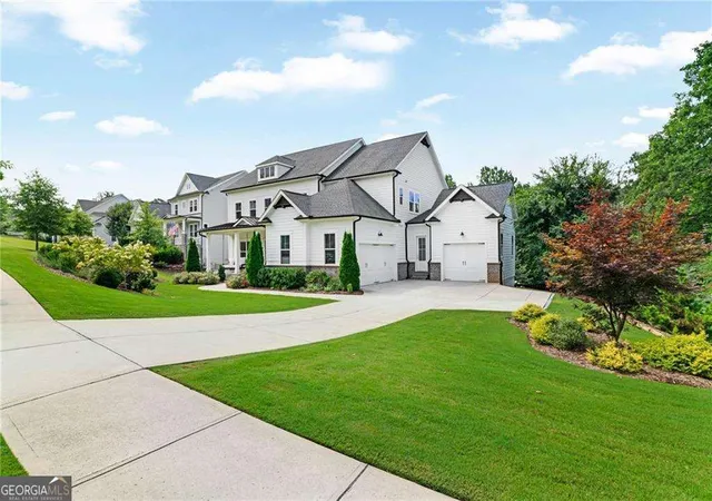 Photo 2 of Mansion for sale at 16270 Grand Litchfield Dr, Roswell, GA 30075 | MLS# 10813635 | Listing updated on 2026-09-11