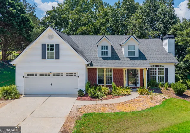 2nd image of 6078 Hillsdale Cir, Flowery Branch, GA 30542 | MLS# 10824312
