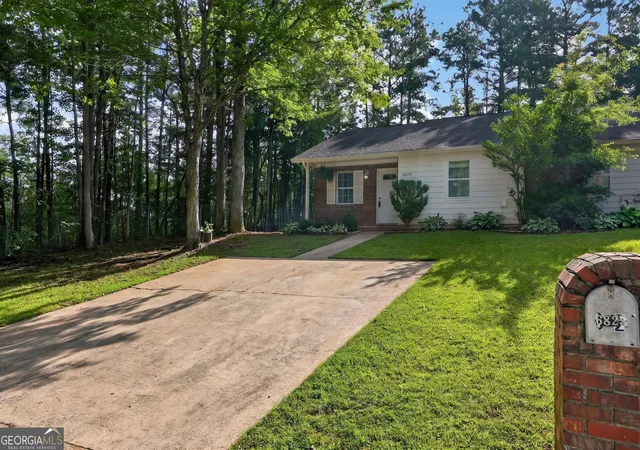 2nd image of 6823 Lakewood Ter, Douglasville, GA 30135 | MLS# 10807809