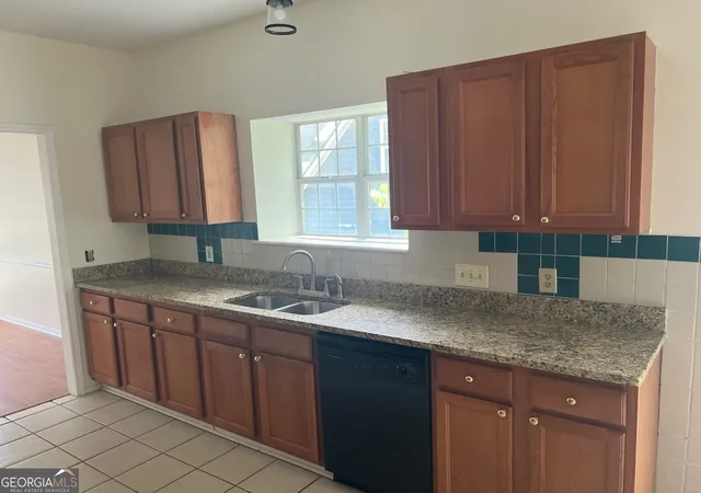 2nd image of 517 Crestwood Ct, Lithonia, GA 30058 | MLS# 10814359