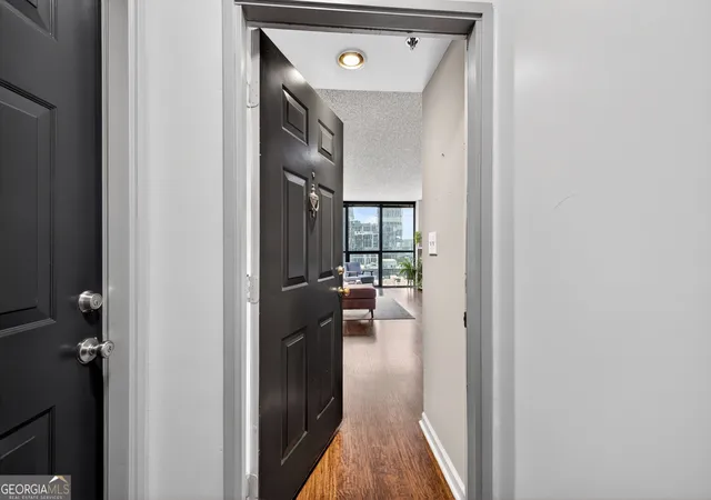 2nd image of 1280 W Peachtree St Nw #APT 2502, Atlanta, GA 30309 | MLS# 10732129