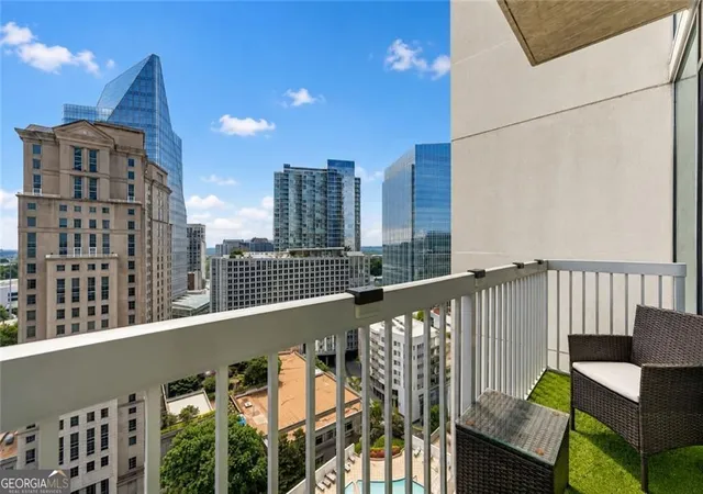 Photo 3 of Condo for sale at 3324 Peachtree Rd NE #1616, Atlanta, GA 30326 | MLS# 10814777 | Listing updated on 2026-09-28