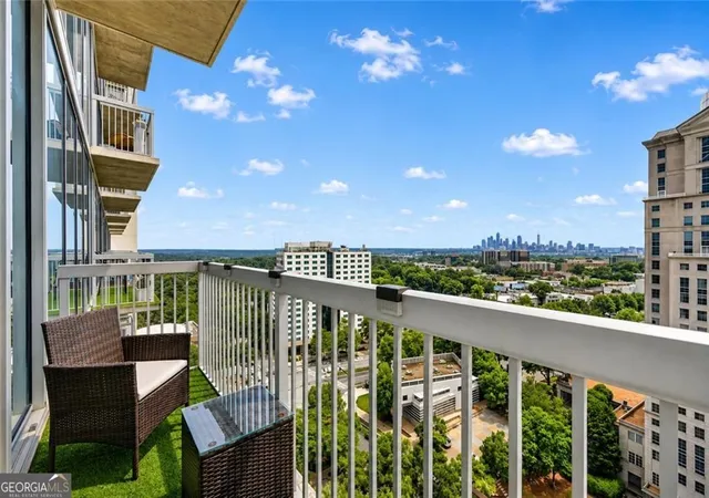 Photo 4 of Condo for sale at 3324 Peachtree Rd NE #1616, Atlanta, GA 30326 | MLS# 10814777 | Listing updated on 2026-09-28