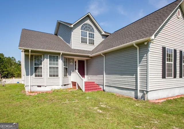 Photo 3 of Single family home for sale at 2620 Gibbs St, Waycross, GA 31503 | MLS# 10828686 | Listing updated on 2026-09-18
