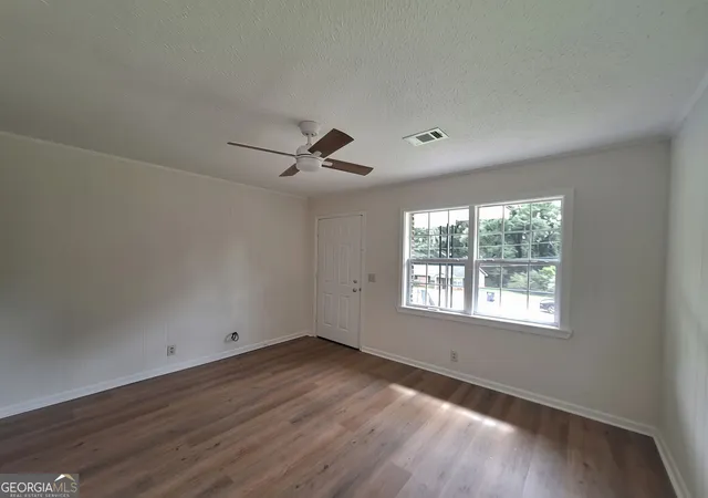 2nd image of 401 Fairwoods Dr, Valley, AL 36854 | MLS# 10824566