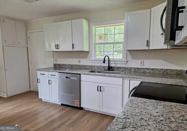 3rd image of 401 Fairwoods Dr, Valley, AL 36854 | MLS# 10824566
