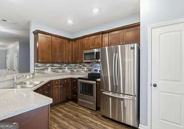 3rd image of 112 Spring Way Sq, Canton, GA 30114 | MLS# 10684041