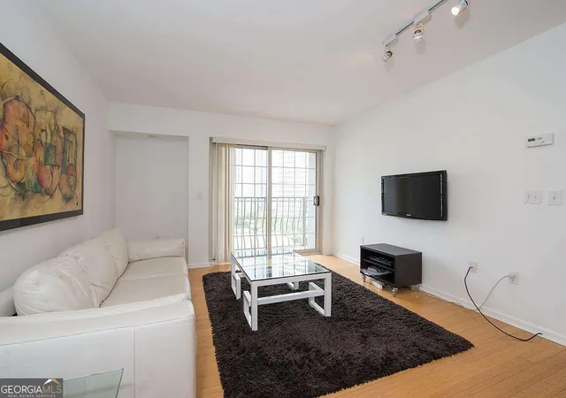 Listing Photo 2 - Condo for sale in building located at 199 14Th St Ne, Atlanta, GA 30309 - Unit #1209