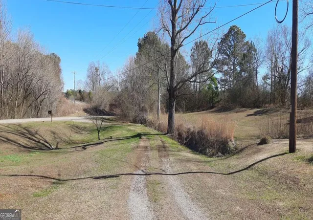 Photo 3 of Single family home for sale at 11953 Henderson Mountain Rd, Fairmount, GA 30139 | MLS# 10255906 | Listing updated on 2026-08-04