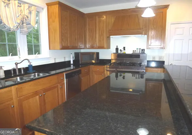 Photo 3 of Single family home for sale at 185 Sir Edward Teach Rd, Midway, GA 31320 | MLS# 10798345 | Listing updated on 2026-08-10