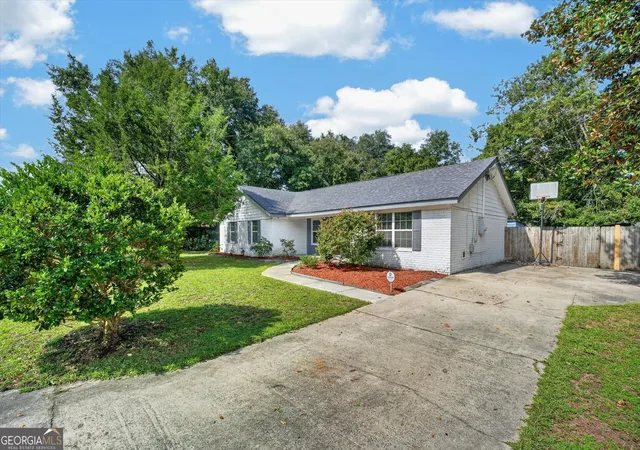 Photo 3 of Single family home for sale at 214 Jefferson Cir Se, Allenhurst, GA 31301 | MLS# 10827297 | Listing updated on 2026-08-29