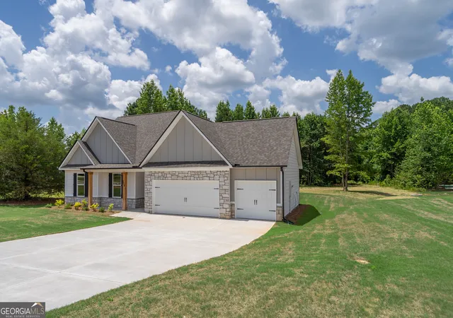 Photo 3 of Single family home for sale at 208 Squirrel Run, Good Hope, GA 30641 | MLS# 10753166 | Listing updated on 2026-07-20
