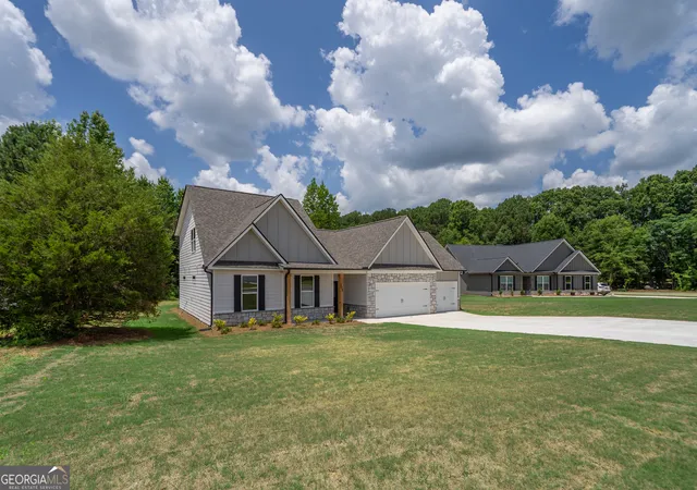 Photo 3 of Single family home for sale at 208 Squirrel Run, Good Hope, GA 30641 | MLS# 10753166 | Listing updated on 2026-07-20
