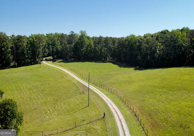 2nd image of 211 Little New York Rd, Carrollton, GA 30116 | MLS# 10785779