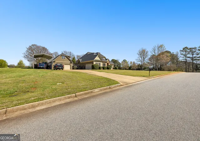 3rd image of 21 Hunters Overlook Dr, Senoia, GA 30276 | MLS# 10715305