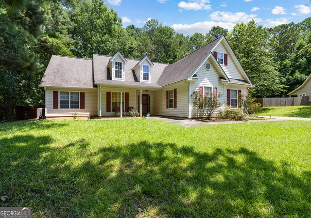 Single family home for sale at 333 Cascade Ct, Hampton, GA 30228 | MLS# 10801932