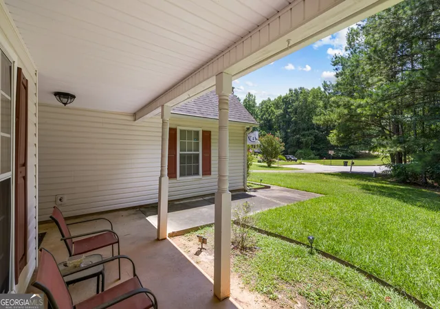 Photo 2 of Single family home for sale at 333 Cascade Ct, Hampton, GA 30228 | MLS# 10801932 | Listing updated on 2026-10-29