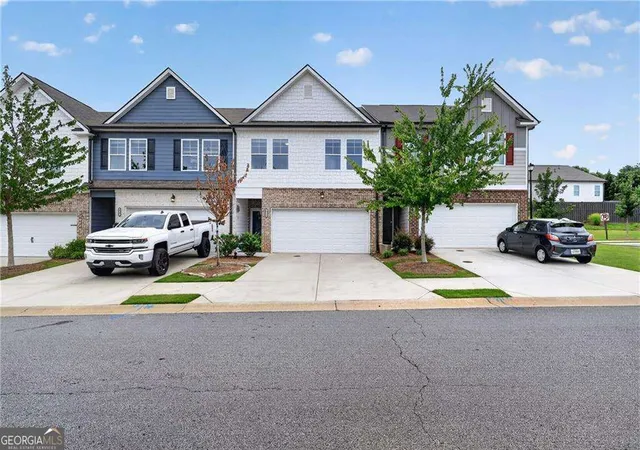 Photo 3 of Townhouse for sale at 4711 Fairfax Dr, Oakwood, GA 30566 | MLS# 10826811 | Listing updated on 2026-09-13