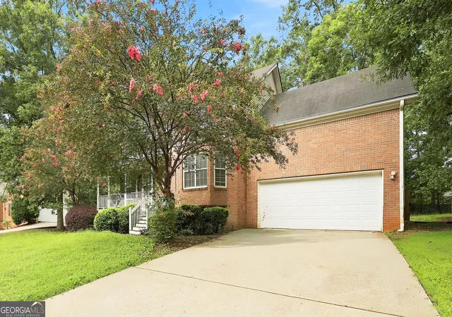 2nd image of 133 Crown Oaks Dr, Stockbridge, GA 30281 | MLS# 10827672