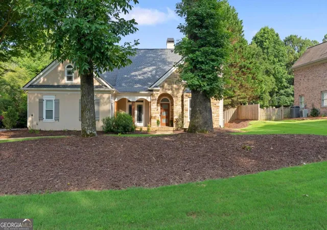 1st image of 802 Lakeglen Dr, Suwanee, GA 30024 | MLS# 10807013