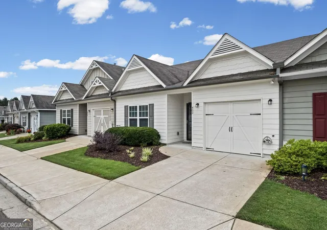 3rd image of 402 Rockview Dr, Canton, GA 30114 | MLS# 10783807
