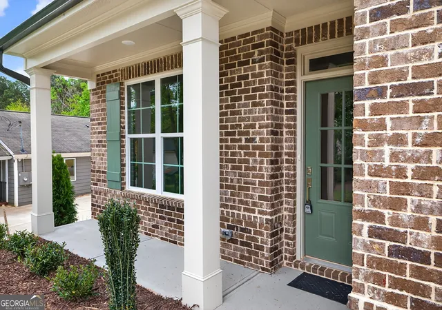 Photo 3 of Sale Pending at 4860 White St, Sugar Hill, GA 30518 | MLS# 10804976 | Listing updated on 2026-08-26