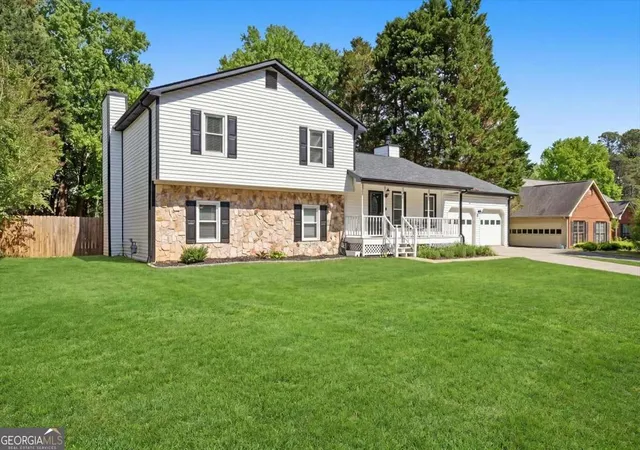 Photo 2 of Single family home for sale at 4805 Brandon Acres Ln, Buford, GA 30519 | MLS# 10763788 | Listing updated on 2026-09-18