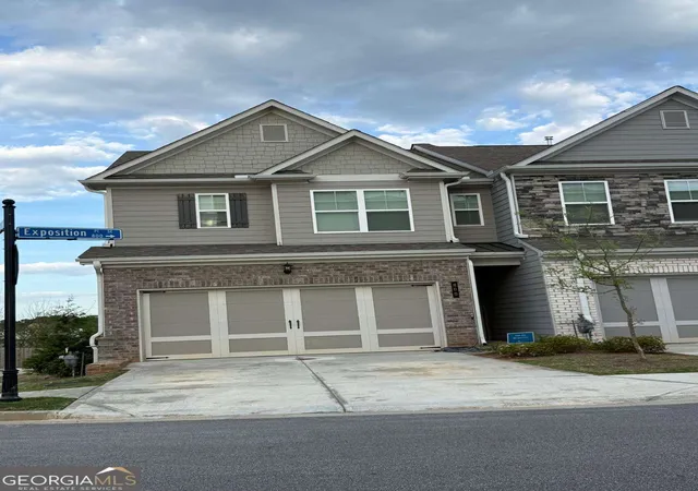 Photo 3 of Townhouse for sale at 800 Exposition Pte, Marietta, GA 30067 | MLS# 10729113 | Listing updated on 2026-04-23