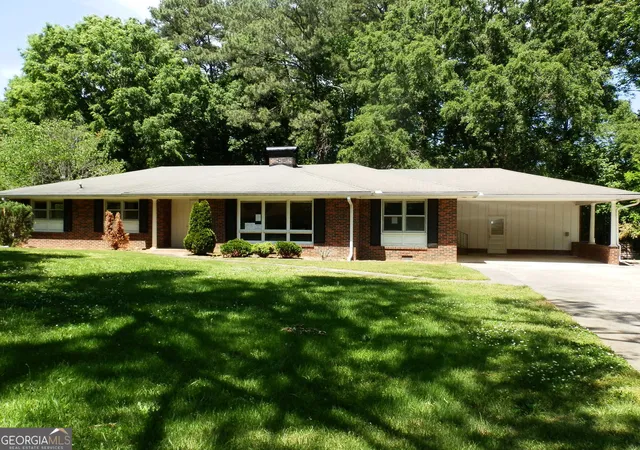 1st image of 3016 Garden Lakes Blvd Nw, Rome, GA 30165 | MLS# 10743017