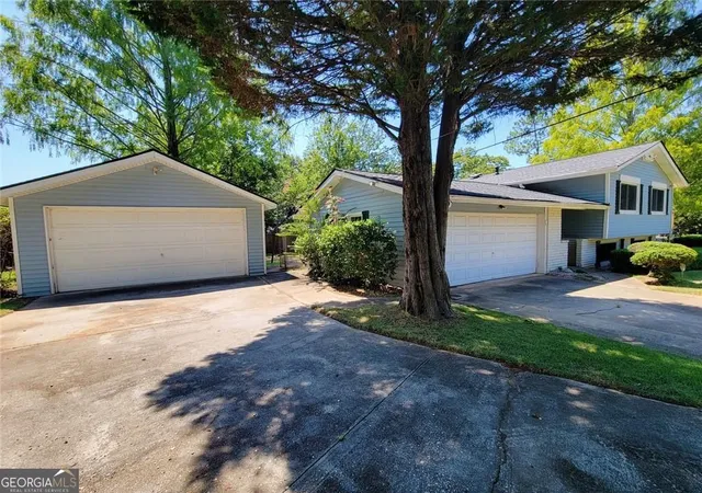 2nd image of 3623 Broadview Ct, Decatur, GA 30032 | MLS# 10832215
