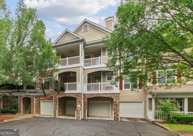 Homes for sale in Alpharetta, GA | 933 Sandringham Dr #933, Alpharetta, GA 30004 | MLS# 10787221