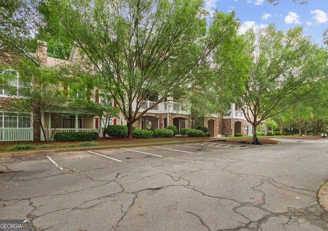 Homes for sale in Alpharetta, GA | 933 Sandringham Dr, Alpharetta, GA 30004