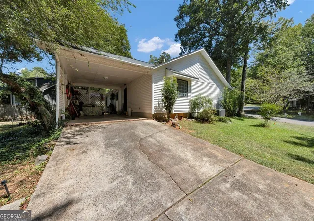 Photo 4 of Single family home for sale at 226 N Wesleyan Cir, Macon, GA 31210 | MLS# 10835387 | Listing updated on 2026-09-11