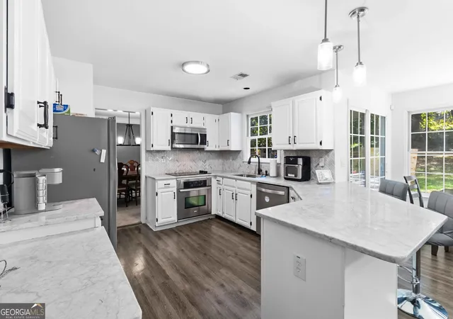 3rd image of 1180 Roseberry Ct, Grayson, GA 30017 | MLS# 10803003