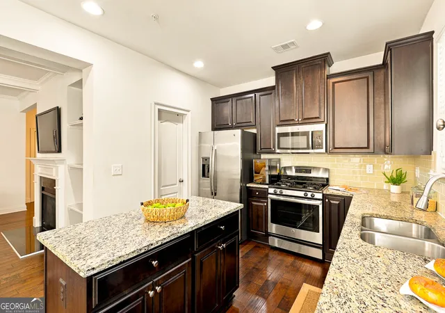 Photo 3 of Sale Pending at 2018 Brightleaf Wy #98, Marietta, GA 30060 | MLS# 10835488 | Listing updated on 2026-09-17