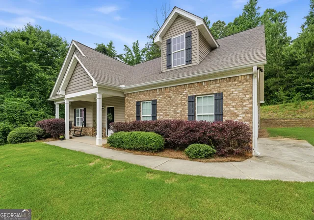 Photo 4 of Single family home for sale at 5553 Checkered Spot Dr, Gainesville, GA 30506 | MLS# 10790086 | Listing updated on 2026-08-10