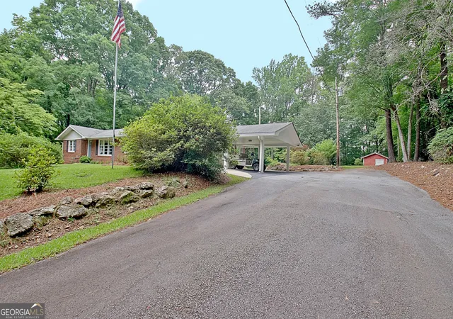 Homes for sale in Tyrone, GA | 717 Tyrone Rd, Tyrone, GA 30290 | MLS# 10762304