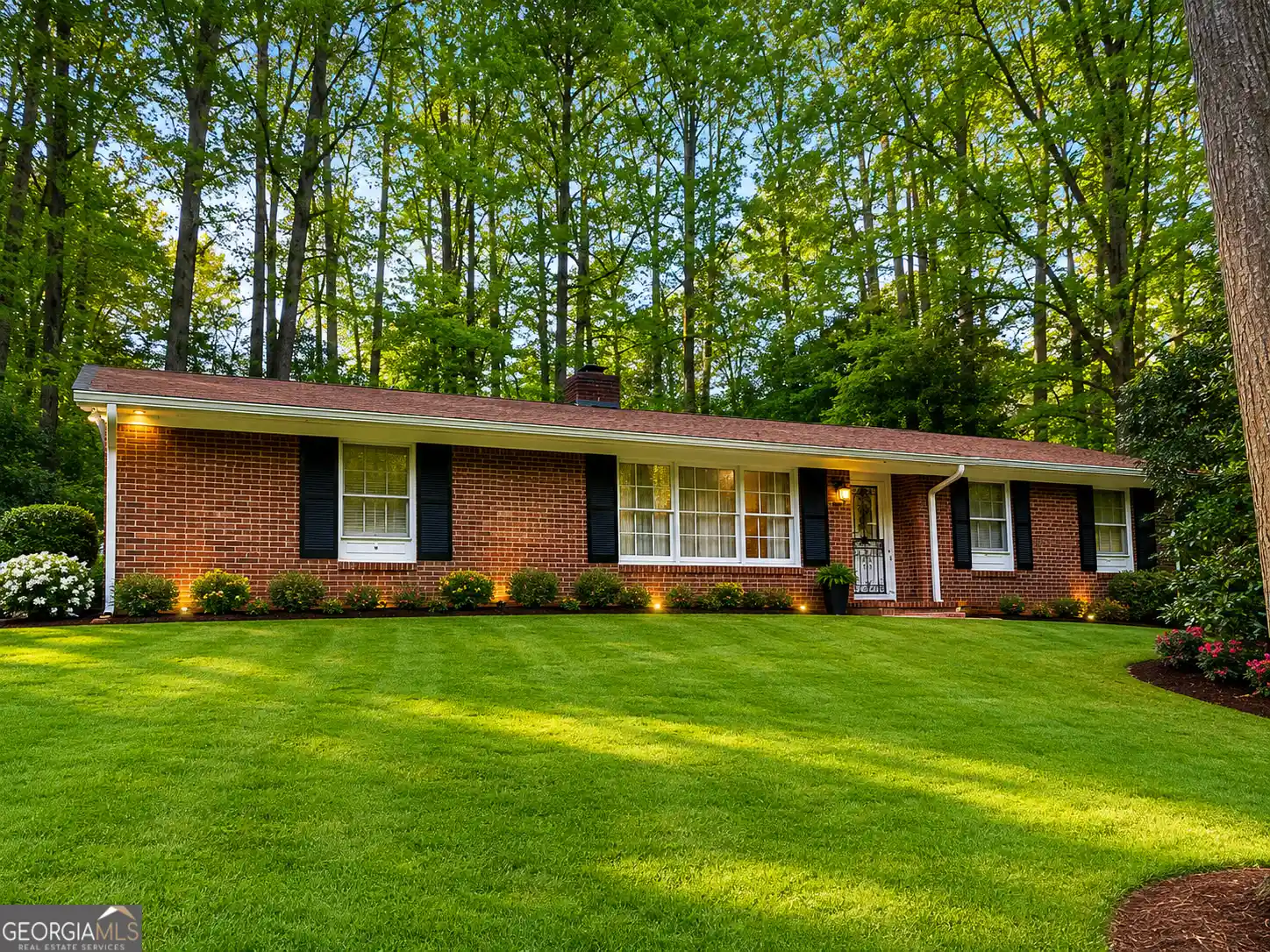 Listing Photo 1 - Condo for sale in 3059 Nottaway Ct located at 3059 Nottaway Ct, Atlanta, GA 30341 - Unit 3059 Nottaway Ct