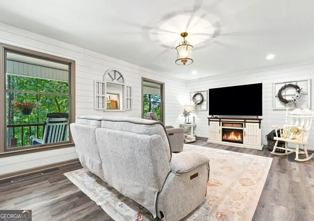 Photo 3 of Single family home for sale at 290 Sharptop Ridge Rd, Jasper, GA 30143 | MLS# 10818871 | Listing updated on 2026-09-27