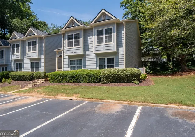 Photo 3 of Condo for sale at 27 Doranne Ct Se #27, Smyrna, GA 30080 | MLS# 10832128 | Listing updated on 2026-09-07