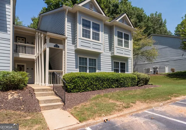Listing Photo 4 - Condo for sale in building located at 27 Doranne Ct SE, Smyrna, GA 30080 - Unit #27