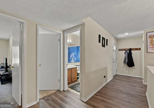 Listing Photo 5 - Condo for sale in building located at 27 Doranne Ct SE, Smyrna, GA 30080 - Unit #27
