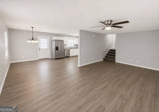 Photo 2 of Single family home for sale at 17 Winchester Dr, Euharlee, GA 30145 | MLS# 10834984 | Listing updated on 2026-10-02