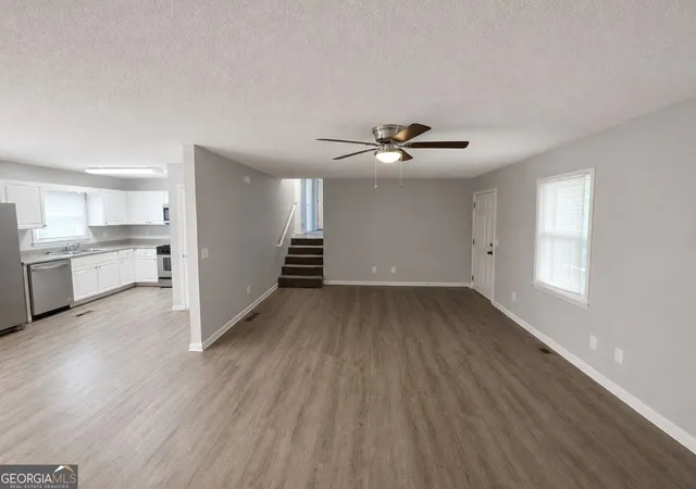 Photo 3 of Single family home for sale at 17 Winchester Dr, Euharlee, GA 30145 | MLS# 10834984 | Listing updated on 2026-10-02